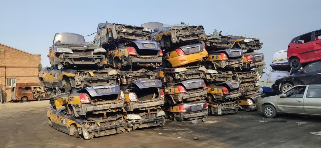 廢舊汽車(chē)回收廠的新機(jī)遇：新能源汽車(chē)鋰電池回收處理